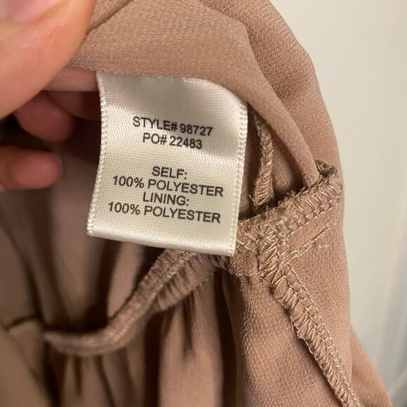 Skies Are Blue Champagne Short Sleeve Tiered Flowy MIDI Dress Size Medium - Picture 14 of 15